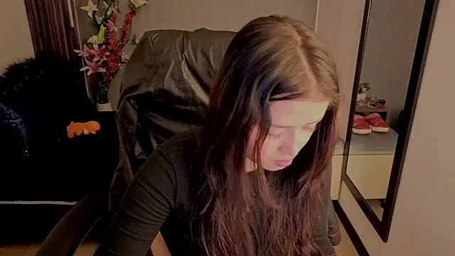 Snapshot of almma_shy chatting on October 18, 2025, 3:24 pm almma shy online show from October 18, 2025, 3:24 pm