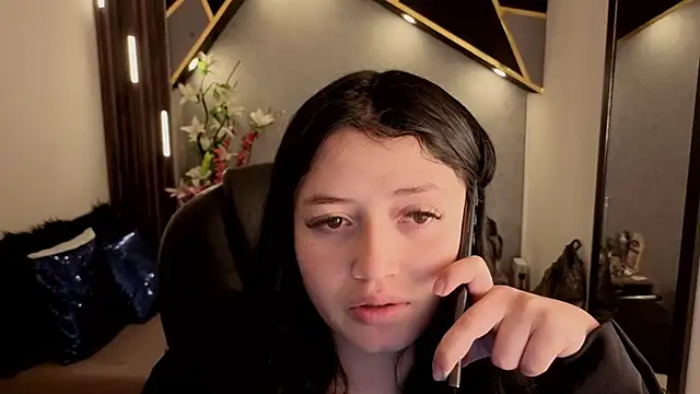 Snapshot of almma_shy chatting on December 3, 2025, 1:42 pm almma shy online show from December 3, 2025, 1:42 pm