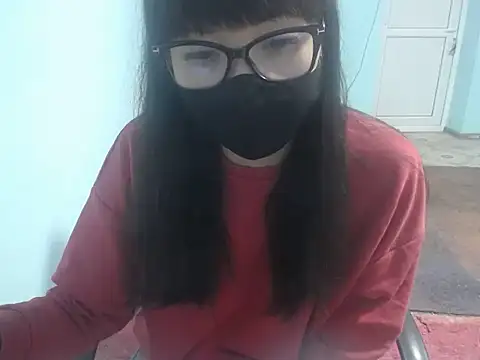 Snapshot of elllaaxx chatting on May 12, 2026, 10:34 am elllaaxx online show from May 12, 2026, 10:34 am