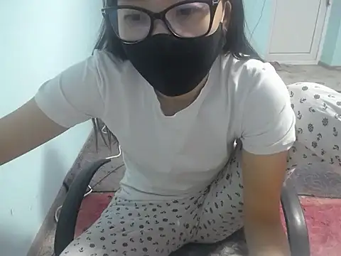 Snapshot of elllaaxx chatting on June 30, 2026, 4:02 am elllaaxx online show from June 30, 2026, 4:02 am