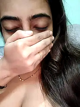 sexyindi couple online show from December 21, 2024, 5:07 pm