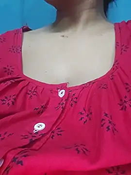 Snapshot of sexyindi_couple chatting on May 14, 2026, 3:41 pm sexyindi couple online show from May 14, 2026, 3:41 pm