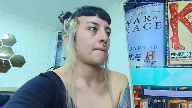 Snapshot of Naughty_Kittenm chatting on March 5, 2025, 1:28 pm Naughty Kittenm online show from March 5, 2025, 1:28 pm