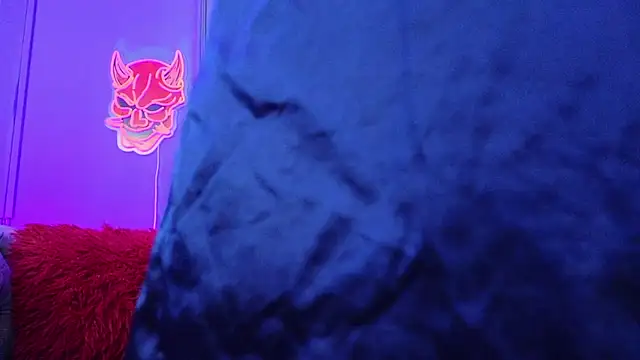 Julieta Russell online show from February 7, 2025, 11:56 am