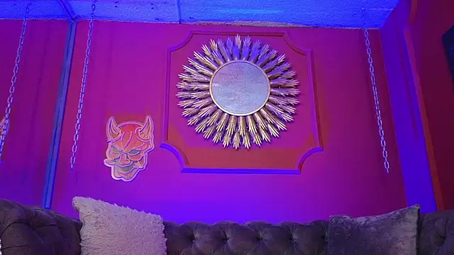 Julieta Russell online show from February 3, 2026, 11:59 am