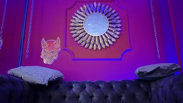 Julieta Russell online show from April 23, 2026, 11:42 am