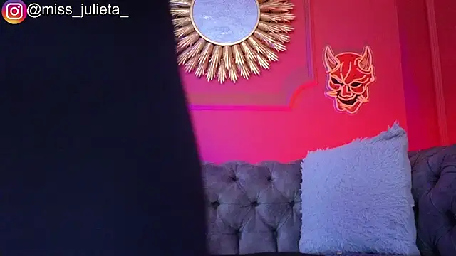 Snapshot of Julieta_Russell chatting on June 19, 2026, 12:20 pm Julieta Russell online show from June 19, 2026, 12:20 pm