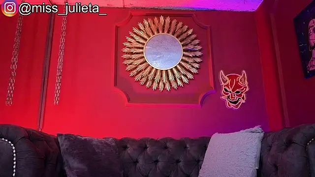 Snapshot of Julieta_Russell chatting on June 20, 2026, 12:30 pm Julieta Russell online show from June 20, 2026, 12:30 pm