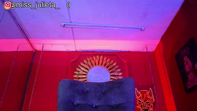 Snapshot of Julieta_Russell chatting on August 1, 2026, 1:32 pm Julieta Russell online show from August 1, 2026, 1:32 pm