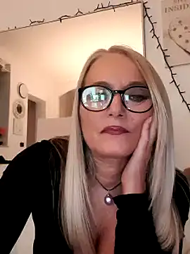 kikkastar online show from December 16, 2024, 8:16 pm