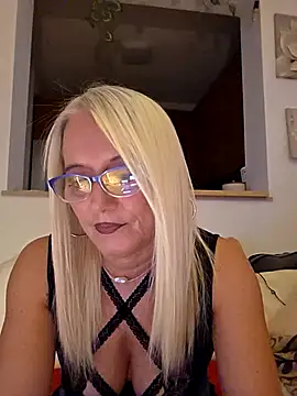 kikkastar online show from October 9, 2025, 7:34 pm