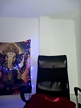 freyadevil333 online show from February 26, 2025, 5:20 am