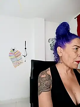 freyadevil333 online show from September 24, 2025, 6:06 am