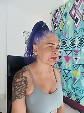 freyadevil333 online show from October 30, 2025, 1:34 pm