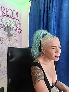 freyadevil333 online show from May 1, 2026, 4:06 am