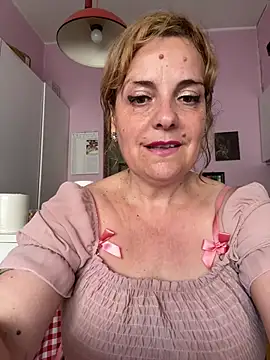 Snapshot of Sunbelxx chatting on July 28, 2026, 9:04 am Sunbelxx online show from July 28, 2026, 9:04 am