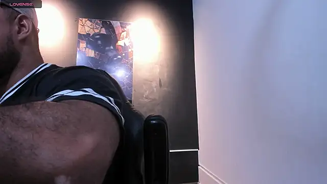 Big furry bear13 online show from February 11, 2026, 6:40 am