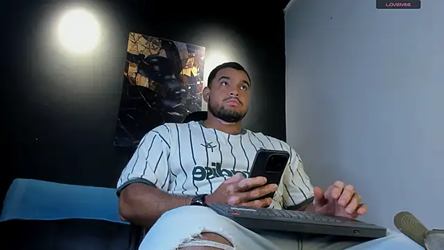 Snapshot of Big_furry_bear13 chatting on June 19, 2026, 4:39 am Big furry bear13 online show from June 19, 2026, 4:39 am