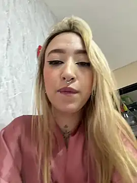 MollyCruz online show from June 19, 2026, 2:16 am