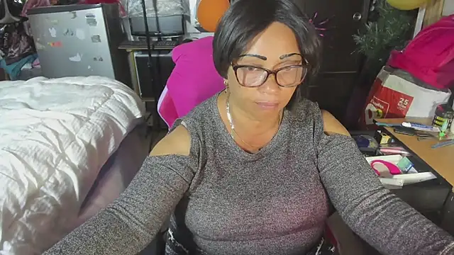 Mrs mommy  online show from November 11, 2025, 9:15 pm