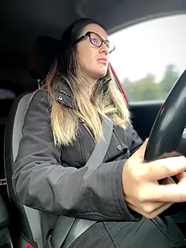 Snapshot of HotXMom chatting on November 4, 2025, 6:34 am HotXMom online show from November 4, 2025, 6:34 am