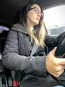 Snapshot of HotXMom chatting on November 18, 2025, 6:51 am HotXMom online show from November 18, 2025, 6:51 am