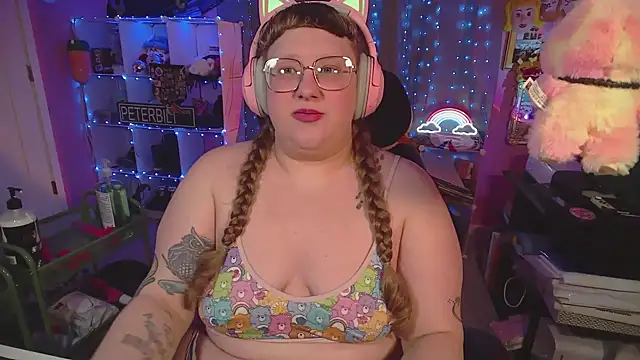 FatVeronica online show from March 13, 2026, 12:45 pm