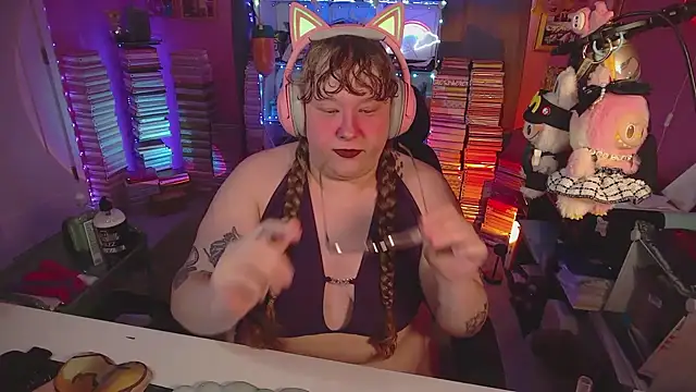 Snapshot of FatVeronica chatting on July 11, 2026, 5:59 pm FatVeronica online show from July 11, 2026, 5:59 pm