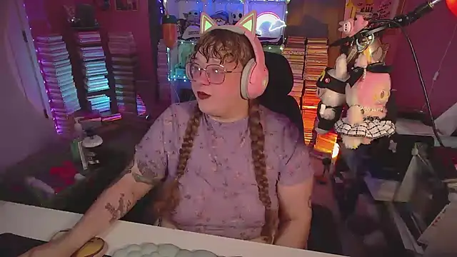 Snapshot of FatVeronica chatting on July 12, 2026, 5:26 pm FatVeronica online show from July 12, 2026, 5:26 pm
