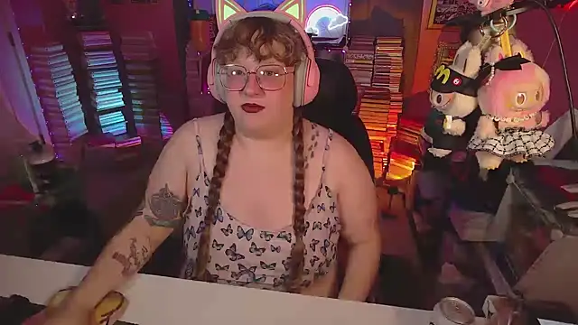 Snapshot of FatVeronica chatting on July 30, 2026, 6:07 pm FatVeronica online show from July 30, 2026, 6:07 pm