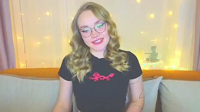 Aurora Golden1 online show from February 4, 2025, 5:12 pm