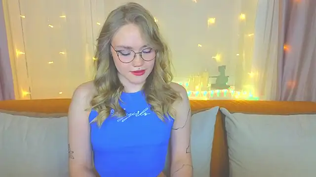 Aurora Golden1 online show from February 9, 2025, 7:09 pm