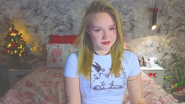 Aurora Golden1 online show from December 16, 2025, 4:56 pm