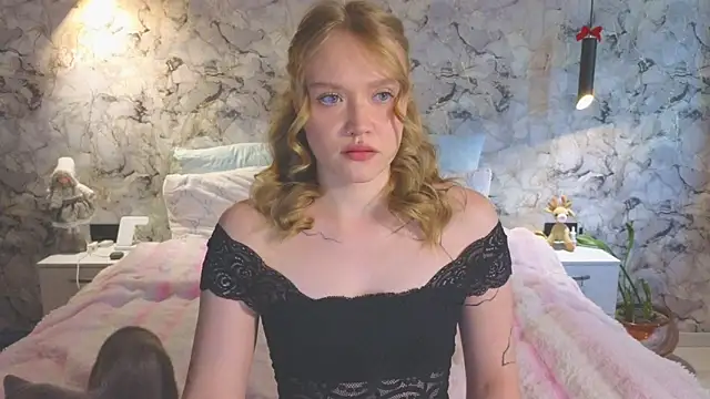 Snapshot of Aurora_Golden1 chatting on June 6, 2026, 12:32 pm Aurora Golden1 online show from June 6, 2026, 12:32 pm