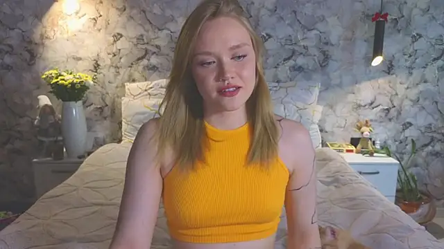 Snapshot of Aurora_Golden1 chatting on June 13, 2026, 12:03 pm Aurora Golden1 online show from June 13, 2026, 12:03 pm