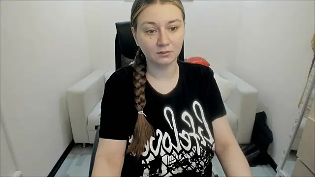 Snapshot of AlisaBacker chatting on February 24, 2025, 9:31 pm AlisaBacker online show from February 24, 2025, 9:31 pm