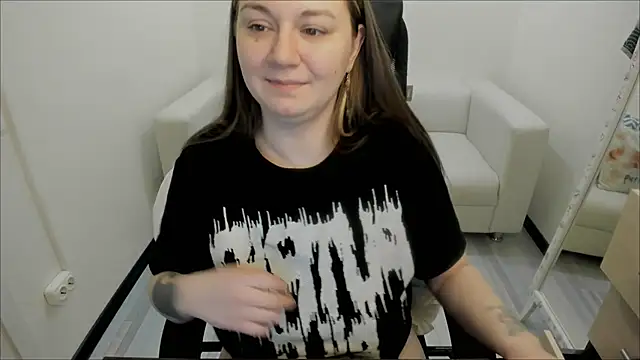 Snapshot of AlisaBacker chatting on March 14, 2025, 1:46 pm AlisaBacker online show from March 14, 2025, 1:46 pm