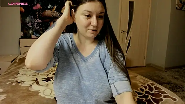 Snapshot of AlisaBacker chatting on November 15, 2025, 6:04 pm AlisaBacker online show from November 15, 2025, 6:04 pm