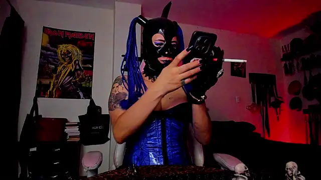Snapshot of DominatrixBlue chatting on May 15, 2026, 6:15 pm DominatrixBlue online show from May 15, 2026, 6:15 pm