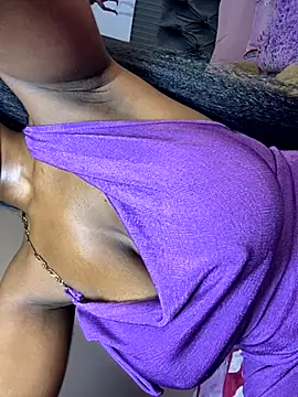 Snapshot of Candy-Heart chatting on November 10, 2025, 9:14 pm Candy-Heart online show from November 10, 2025, 9:14 pm