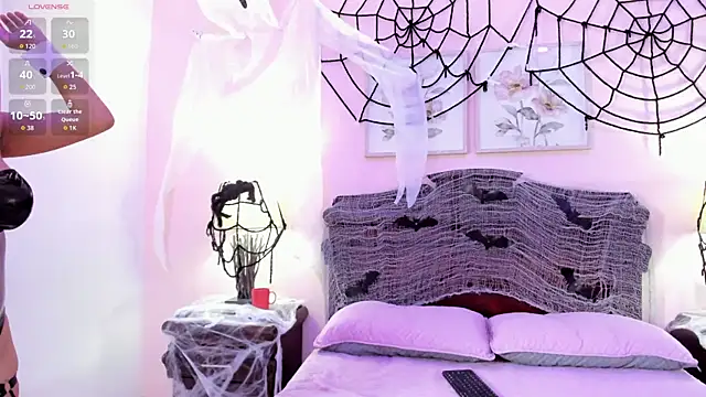 Snapshot of AriSweet chatting on October 3, 2025, 12:46 pm AriSweet online show from October 3, 2025, 12:46 pm