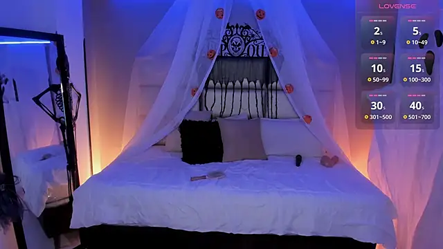 Snapshot of kristen_kassi chatting on October 22, 2025, 6:40 pm kristen kassi online show from October 22, 2025, 6:40 pm