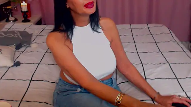 Snapshot of shannon4u chatting on March 21, 2025, 1:02 am shannon4u online show from March 21, 2025, 1:02 am