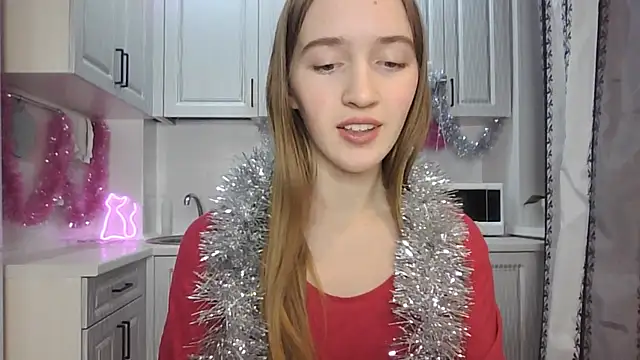 leslie my lovee online show from December 23, 2024, 8:14 pm