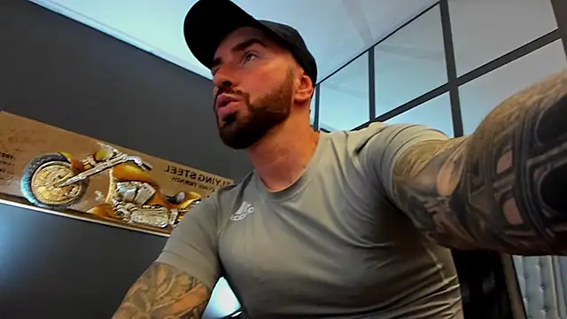 AronGrant online show from October 14, 2025, 10:27 am