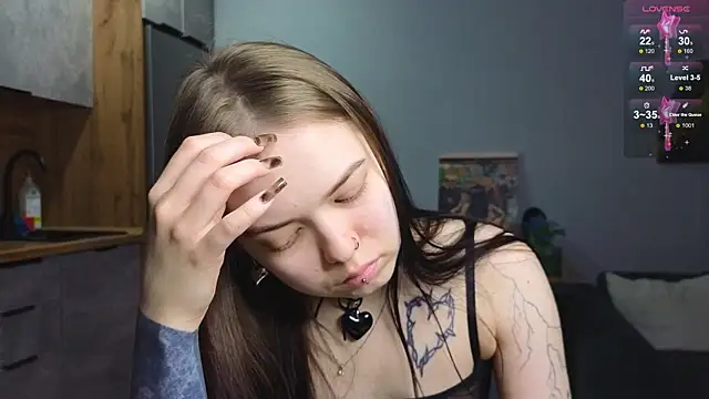 Snapshot of doll_lol_ chatting on January 20, 2025, 7:14 pm doll lol online show from January 20, 2025, 7:14 pm