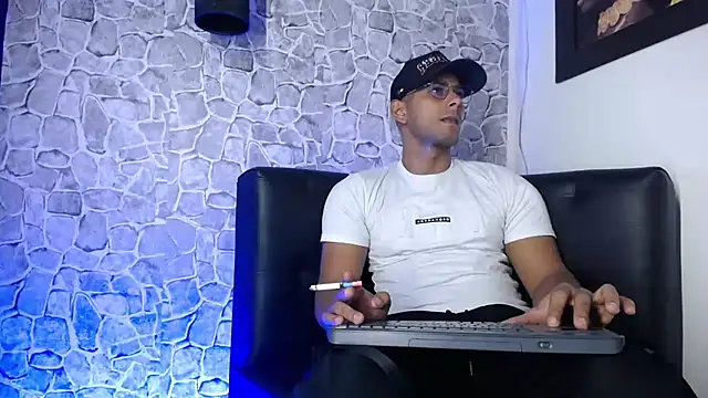 Chris Dick23 online show from July 27, 2026, 1:29 pm