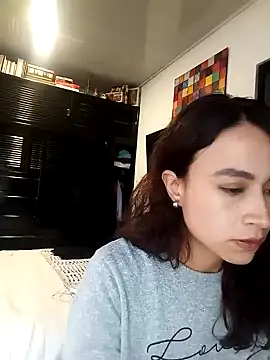 Snapshot of reme_ark23 chatting on February 5, 2025, 9:40 pm reme ark23 online show from February 5, 2025, 9:40 pm