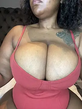 Snapshot of MILL204 chatting on March 3, 2025, 11:24 pm MILL204 online show from March 3, 2025, 11:24 pm