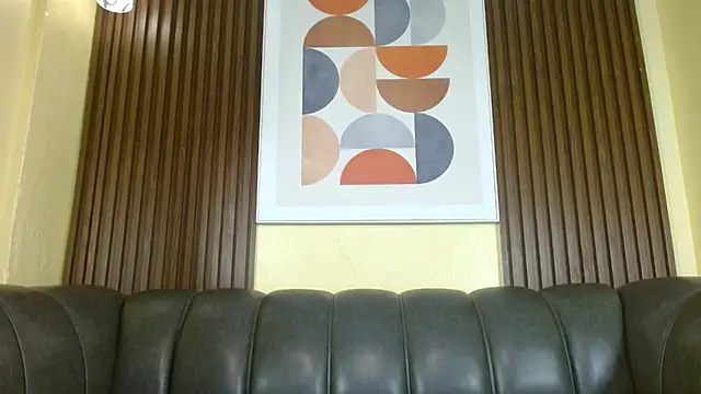 Nicole Ramires online show from October 7, 2025, 4:15 pm